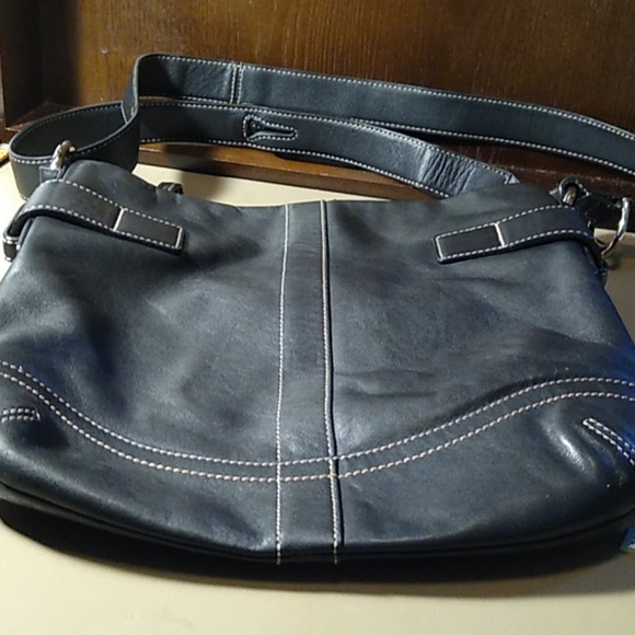 Coach - Picture 2 of 9